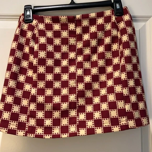 Urban Outfitters Red and Cream A-Line Mini Skirt - Picture 2 of 5